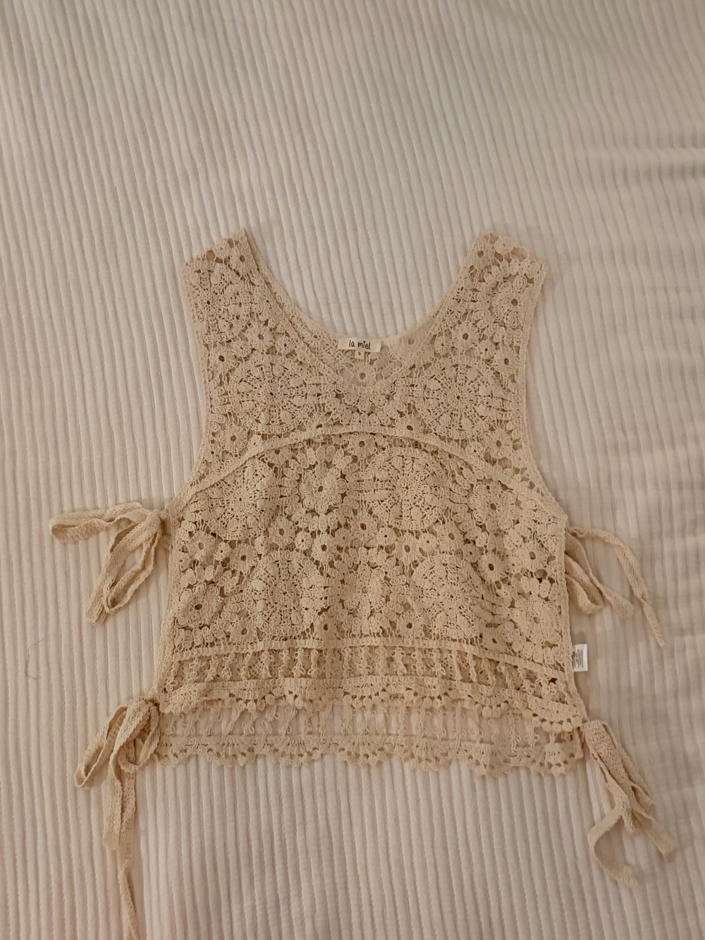 LA MIEL Crochet Tie-Side Camisole - Cream